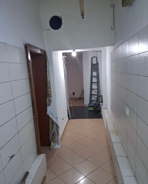 Locale commerciale 100m2 in affitto Laprake strada principale