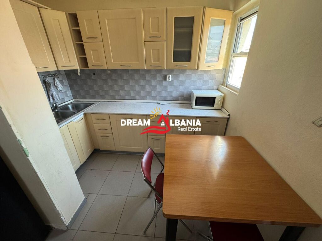Appartamento 1+1 in affitto in Via Durresit, vicino al Bar Mulino Vecchio a Tirana(ID 4219462)