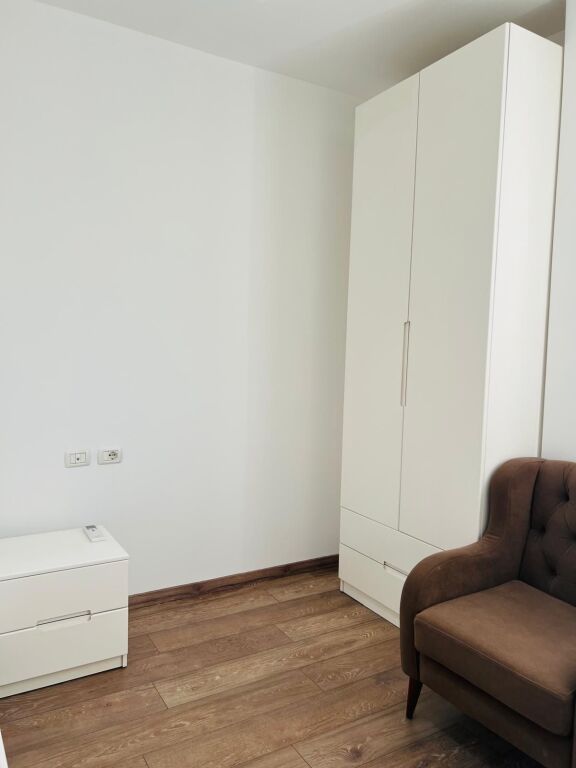 Jepet Me Qera Apartament 2+1+2 Ballkone