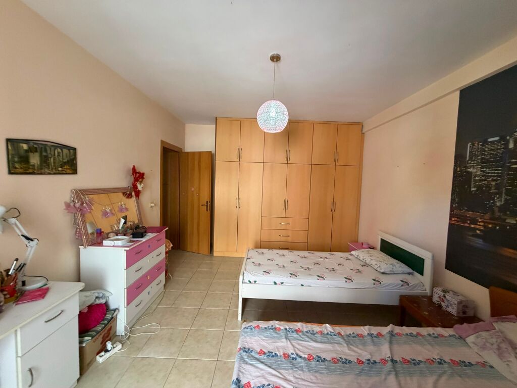 For rent 1+1+2 toilets