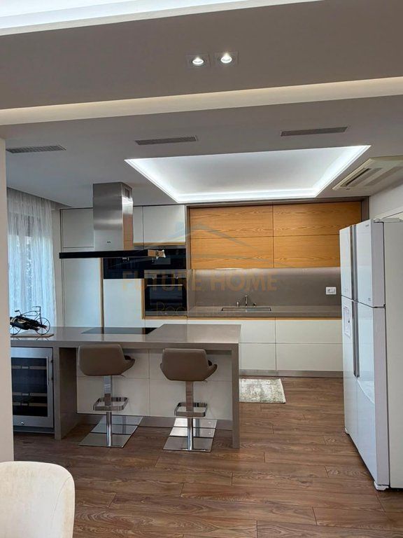 Shitet, Apartament 2+1+2, Blloku Gintash, Laprakë