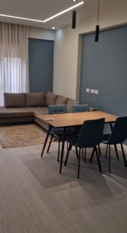 Via Barrikadave, si affitta un appartamento 1+1.