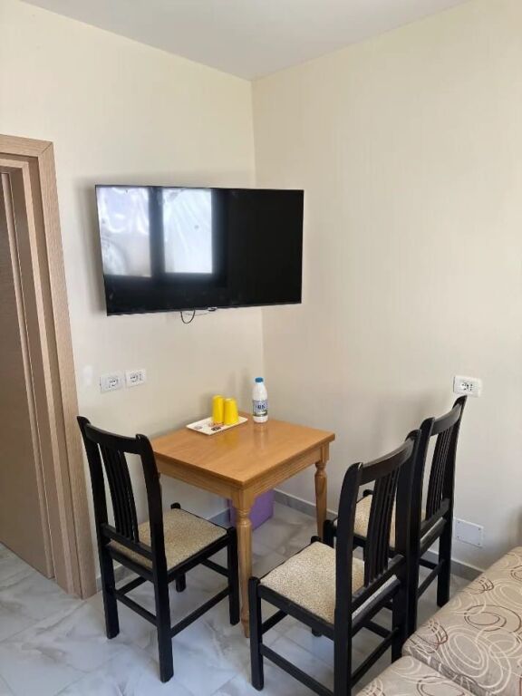 Jepet Me Qera Apartament 2+1+1 Verande