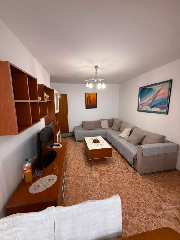 Apartament 2+1 me qira tek Pediatria!