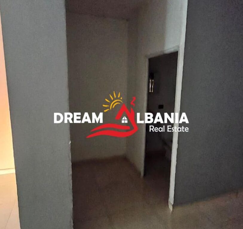 Business premises for rent on Bardhyl Street near EHW ( 42711188 )