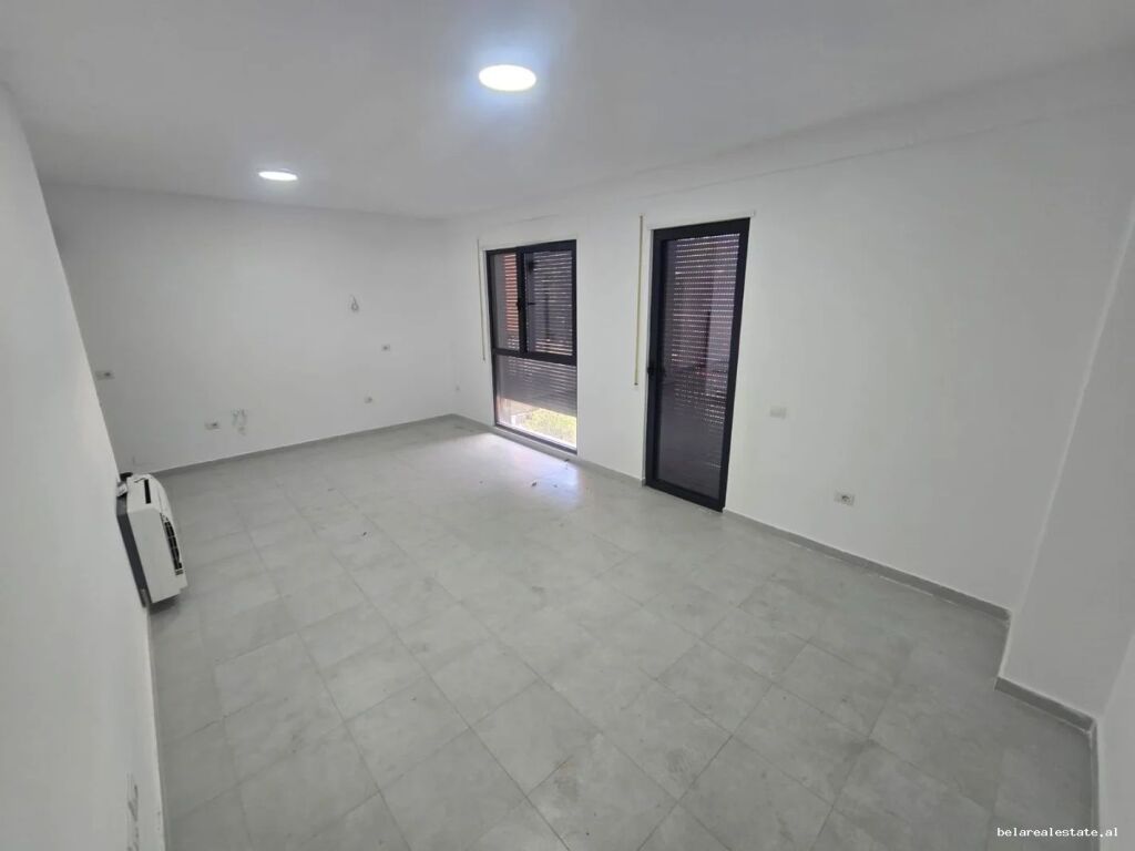 Zyre Me Qera 2+1 Tek Varri i Bamit  (ID BZ2628) Tirane.