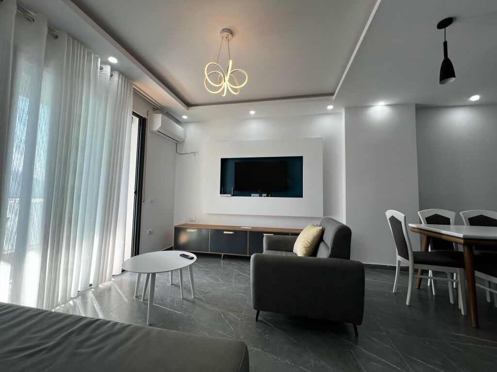 SHITET SUPER APARTAMENT 2+1 ME PAMJE DETI - LUNGOMARE, HOTEL PATIO, VLORE