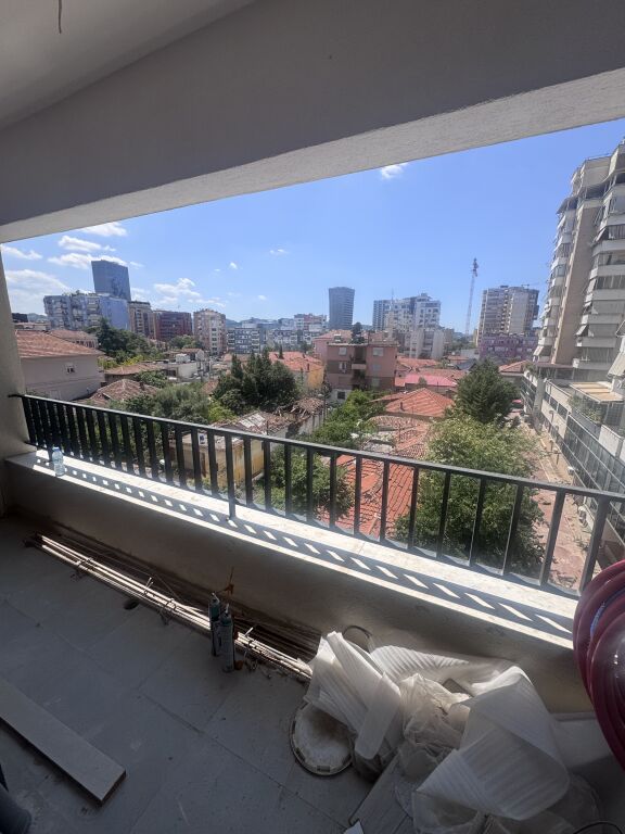 🏡 Shitet Apartament 2+1 + Ballkon – Pazari i Ri