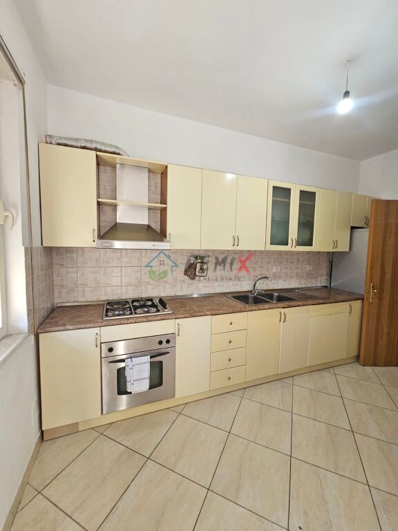 🏡 **AFFITTASI APPARTAMENTO 3+1+2 VICINO AL FLAGSHIP CENTER, DURRËS**