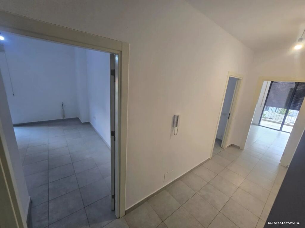 Zyre Me Qera 2+1 Tek Varri i Bamit (ID BZ21015) Tirane.