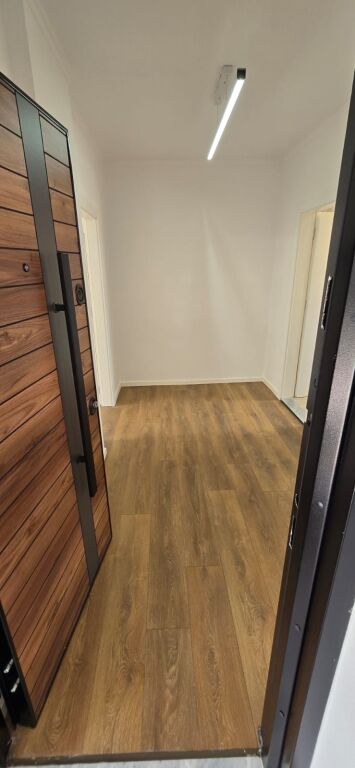 Shitet Ap 1+1  📌Rr Ndre Mjeda ( mbrapa qendres Condor dhe perball Delijorgjit) Kati 3 - pallat ekzistues! Pamje jug- lindje - perëndim! Sip 59 m²  neto E restauruar totalisht! 💶Cmimi 140.000 euro