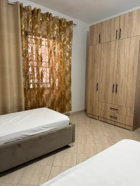 Rent | Shtëpi private 2 + 1 | Astir | 400 €/month
