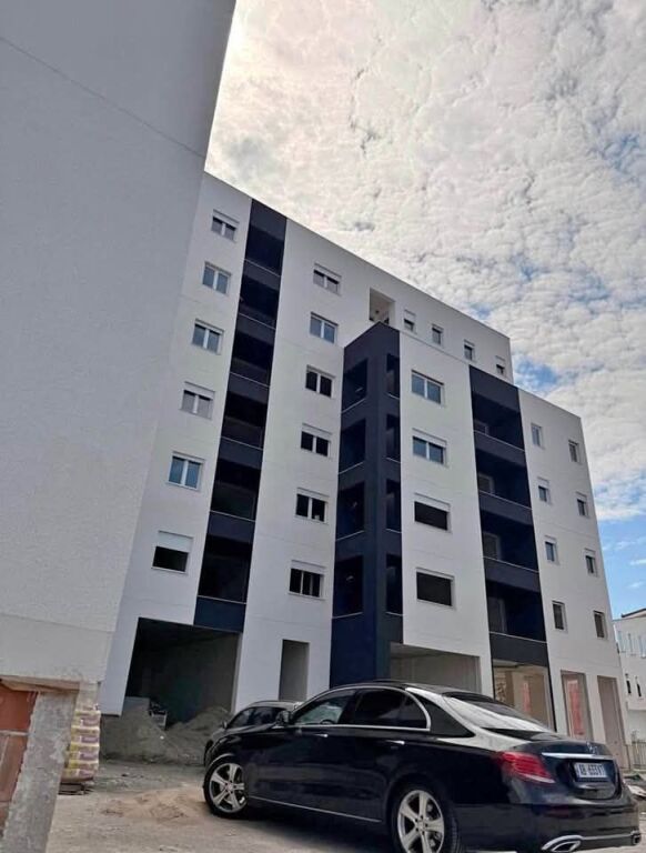 OKAZION ! SHITET APARTAMENT 1+1 + POST PARKIMI - PASKUQAN , TIRANE