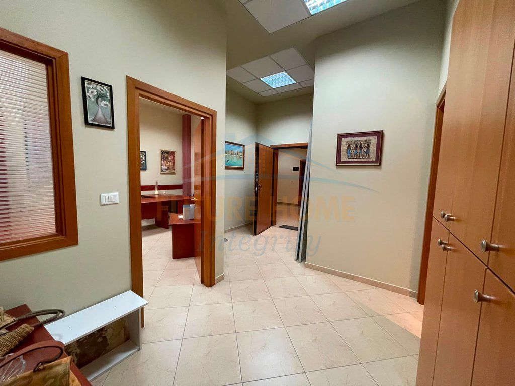 Affitto, Locale Commerciale, Myslym Shyri, Tirana.