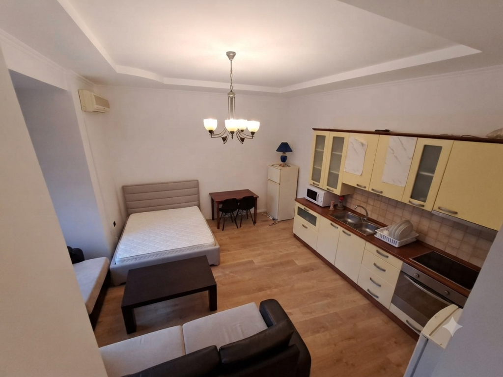 Qera, Garsoniere, Pazari i Ri, Tirane