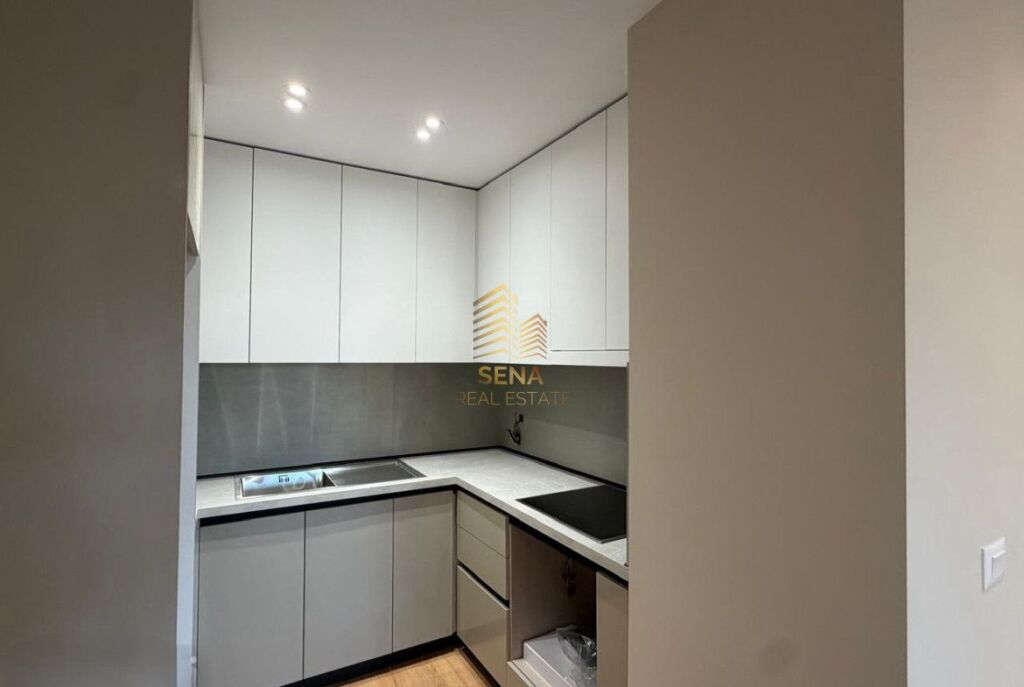Shitet Apartament 1+1+Studio+Blk, Kompleksi Usluga – Ish Stacioni i Trenit, 190.800 Euro