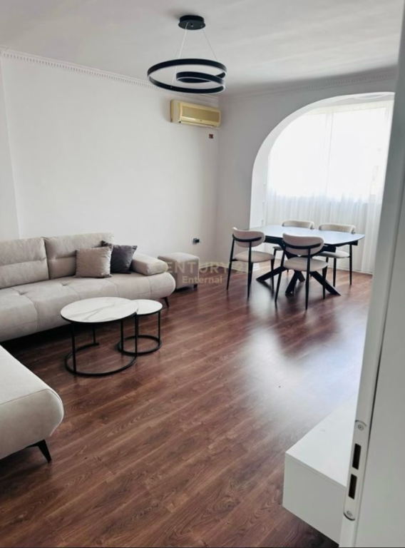 Appartamento 1+1 in Affitto in Via Durresit