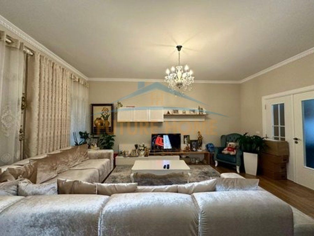 Shitet, Apartament 3+1+2, Liqeni i Thatë, Tiranë. Capital72040