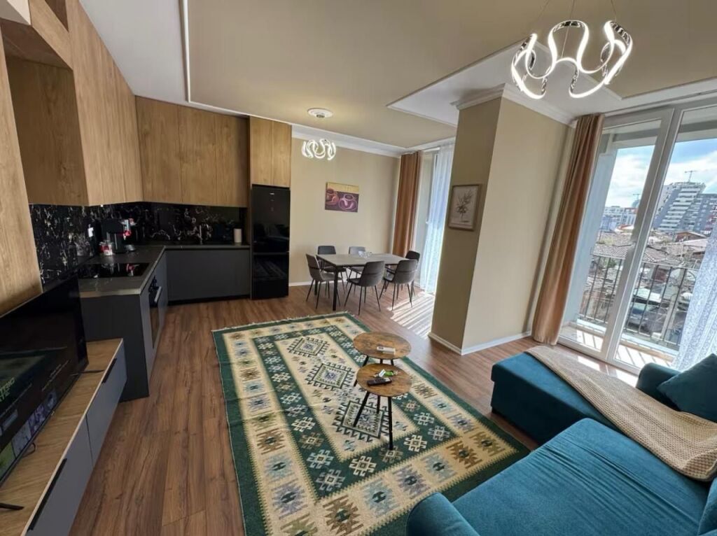 For rent 2+1+2 Near Pazari i Ri 800 thousand lek