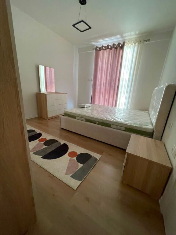 🏡 Apartment 1+1 for rent in Paskuqan  Apartment 1+1 for rent, located on the 6th floor of a new building with elevator, on “Lidhja e Prizrenit” Street, Paskuqan.  ✨ The apartment is newly furnished, with modern furniture and ready to live in.  📍 Quiet location with easy access to main services.  💰 Rent: 42,000 lek/month   