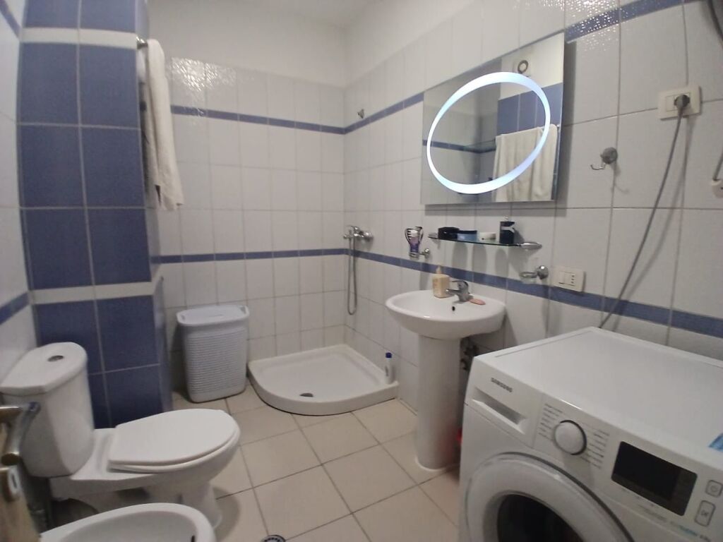 Shitet Apartament 1+1+1 Ballkon