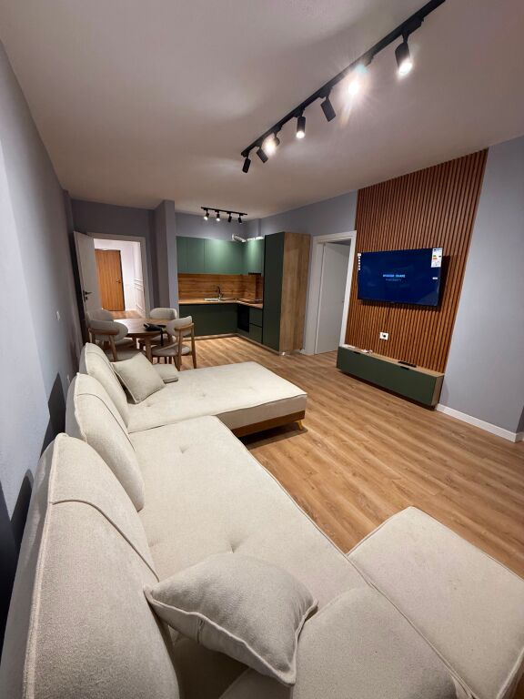 Shitet Apartament 1+1 ne Plazh