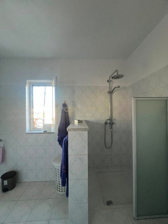 JEPET ME QIRA APARTAMENT 2+1 ME 2 BALLKONE PRANË SHKOLLËS SË BALETIT – RRUGA E ELBASANIT!!