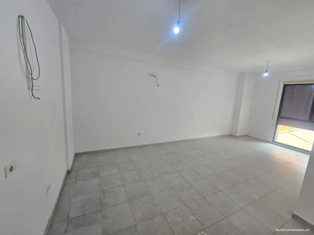 Zyre Me Qera 2+1 Tek Varri i Bamit (ID BZ21015) Tirane.