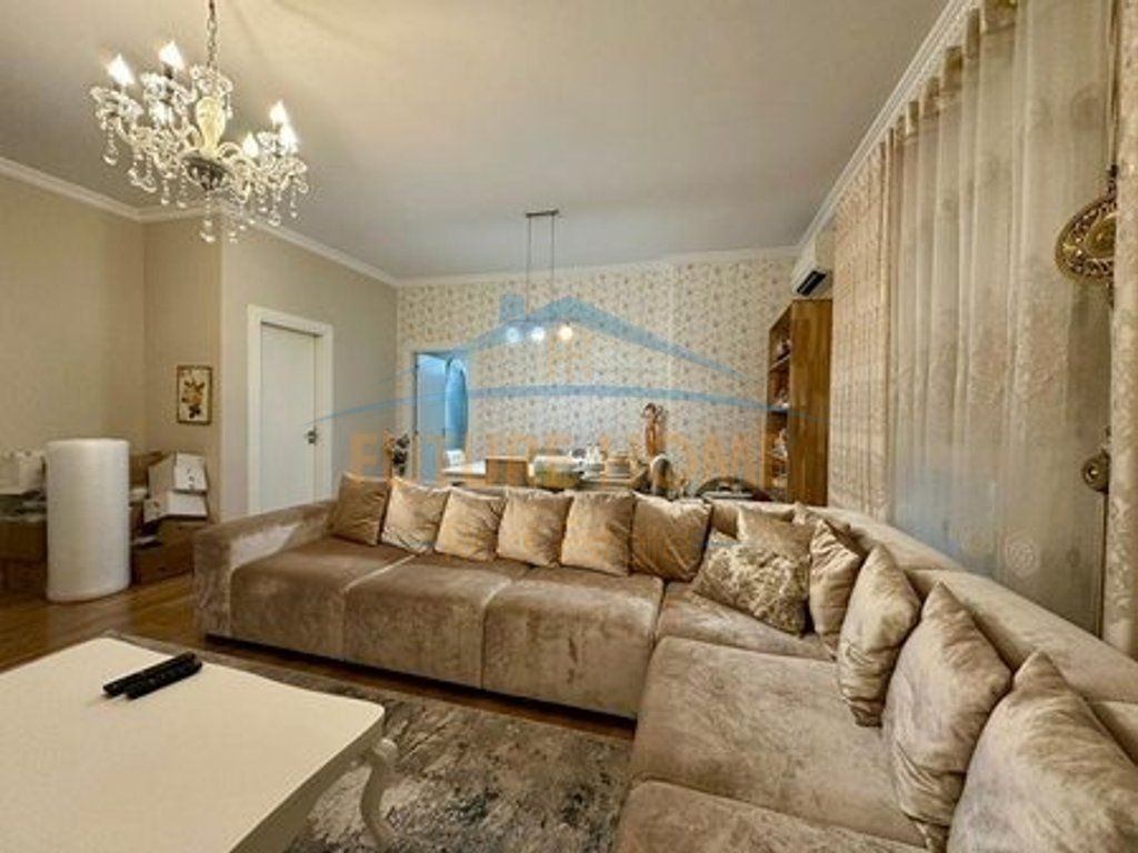 In vendita, Appartamento 3+1+2, Lago Secco, Tirana.