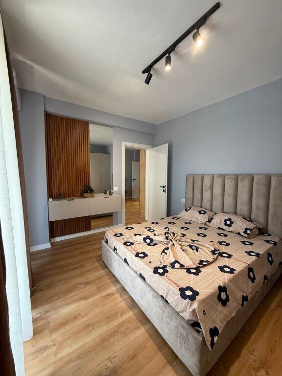 Shitet Apartament 1+1 ne Plazh