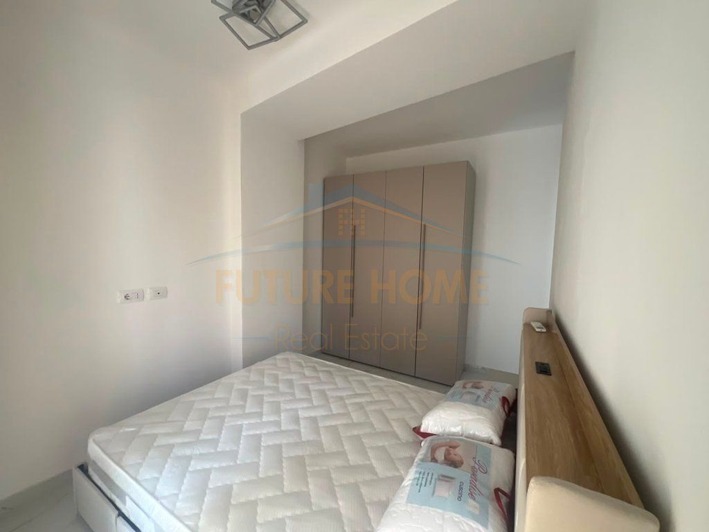 Appartamento 2+1+2 in affitto, Rruga e Dibres 750 €    75,000 Lekë