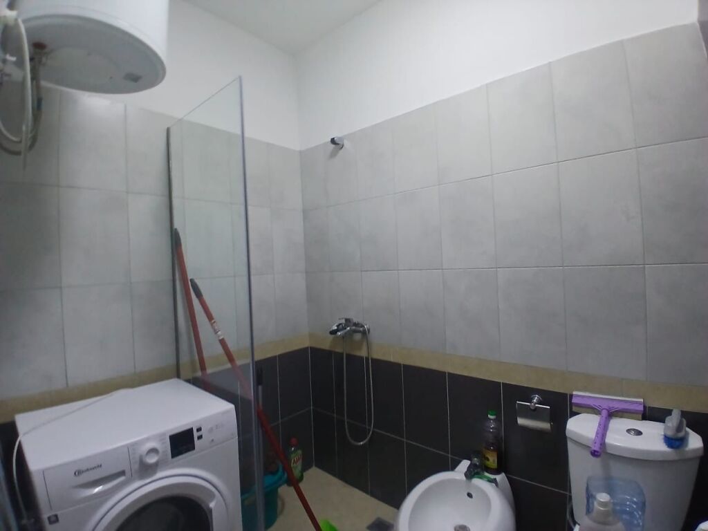 Shitet Apartament 1+1+1 Ballkon