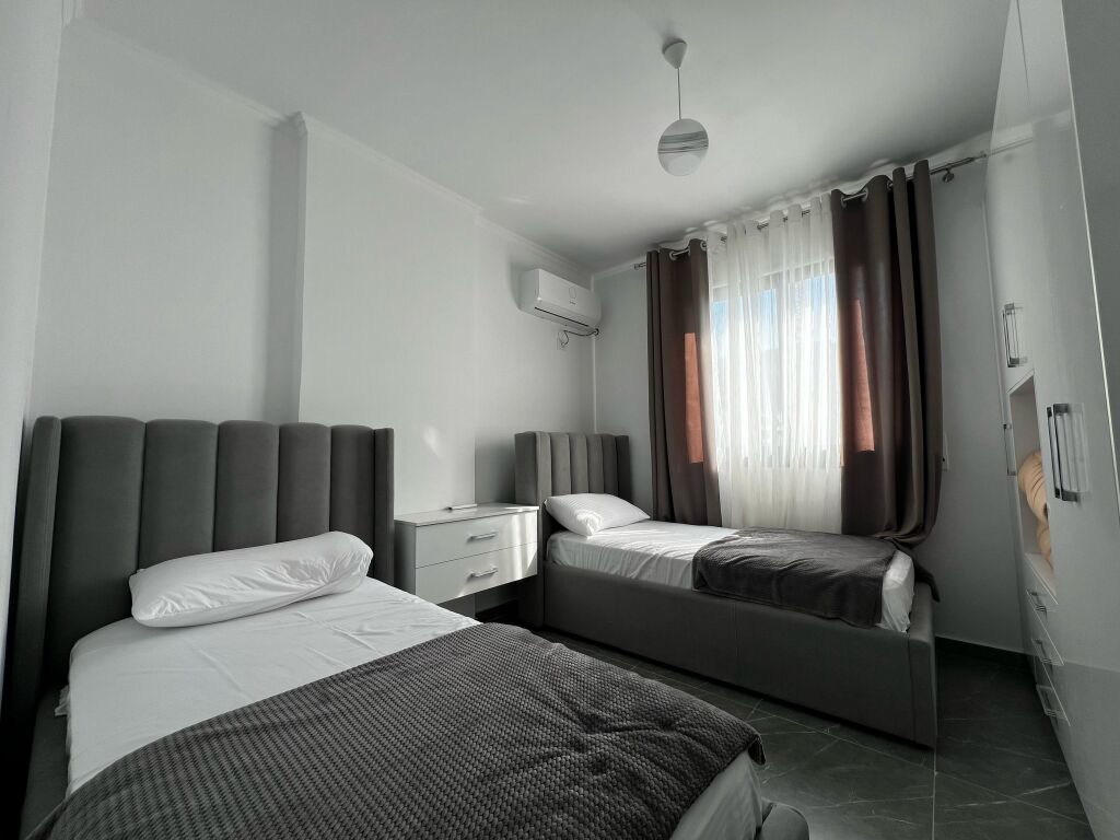 SHITET SUPER APARTAMENT 2+1 ME PAMJE DETI - LUNGOMARE, HOTEL PATIO, VLORE