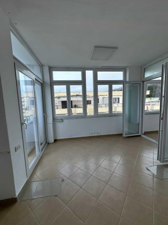 Vendo appartamento con vista sul mare a Durazzo