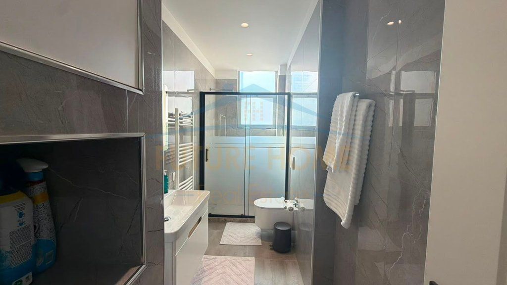 Shitet, Apartament 2+1, Unaza e Re, Tiranë