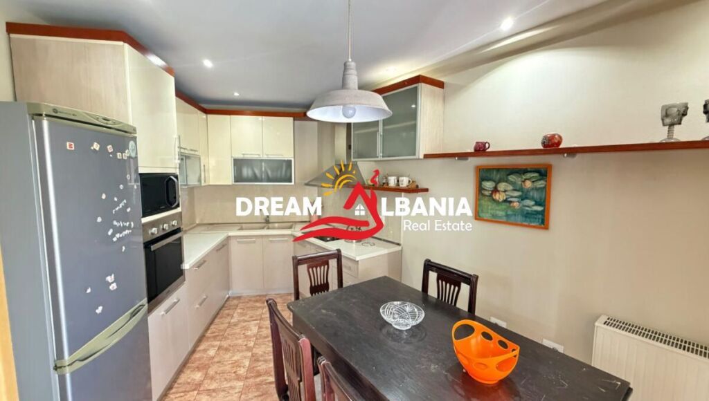 Jepet Apartament 2+1+2 me qera Tek Rruga e Barikadave, prane hotel Areela (ID 42215634)
