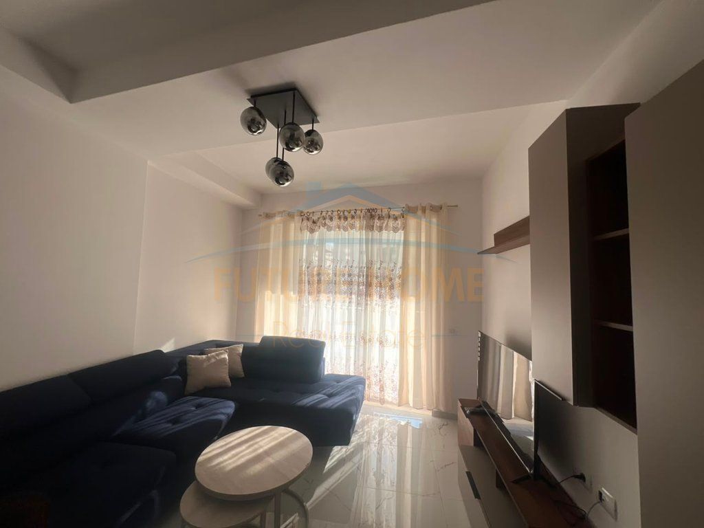 Appartamento 2+1+2 in affitto, Rruga e Dibres 750 €    75,000 Lekë