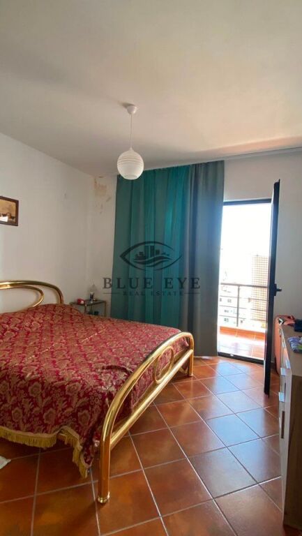 Shitet apartament në Vilat e Zogut – Pamje nga deti!
