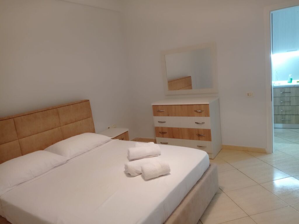 Jepet Me Qera Apartament 2+1+1 Ballkon