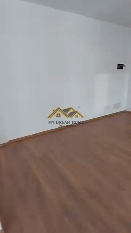 Apartment 1+1 for sale in Golem.