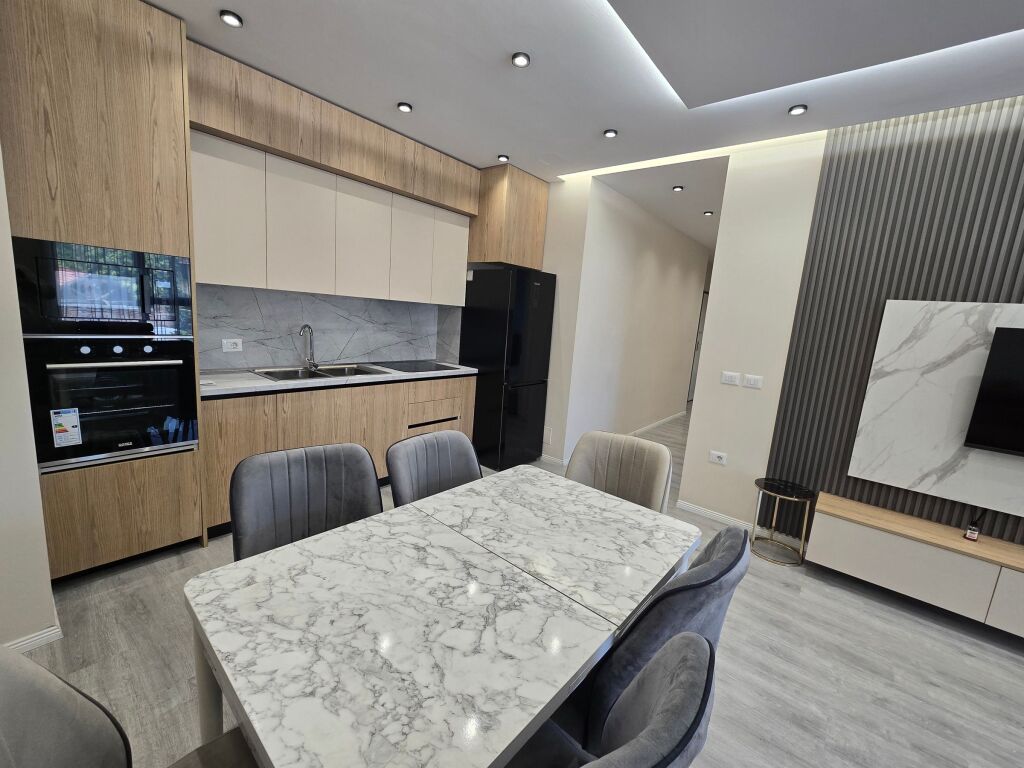 Apartament 2+1+2 Ballkon Me Qira Ne Kompleks Rezidencial | Perballe UET