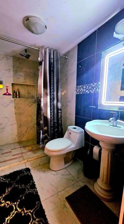 Ish Ekspozita, jepet me qera apartament 2+1+2.