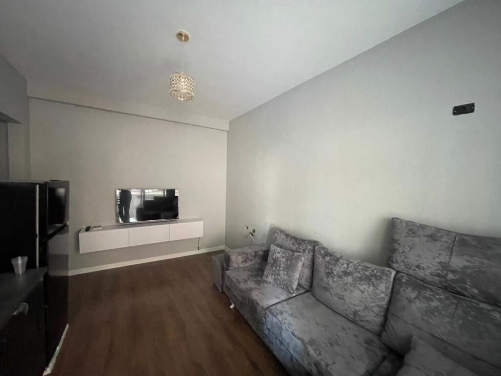 For rent 1+1 Astir at Bar Oslo 40,000 lek