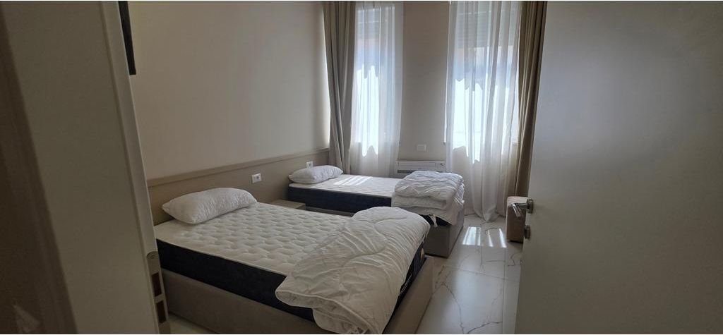 "Sheshi Skënderbej" – Ofrojmë për Qira Apartament 2+1 Modern! - 1200 Euro/Bruto!