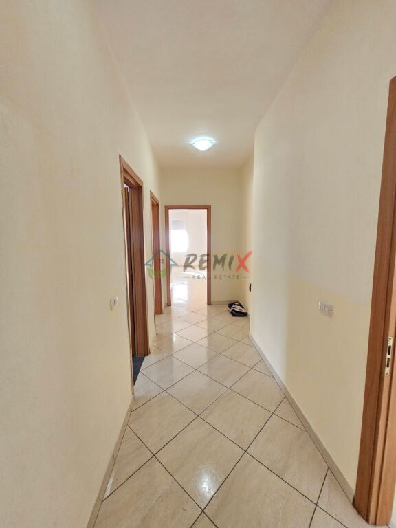 🏡 **AFFITTASI APPARTAMENTO 3+1+2 VICINO AL FLAGSHIP CENTER, DURRËS**