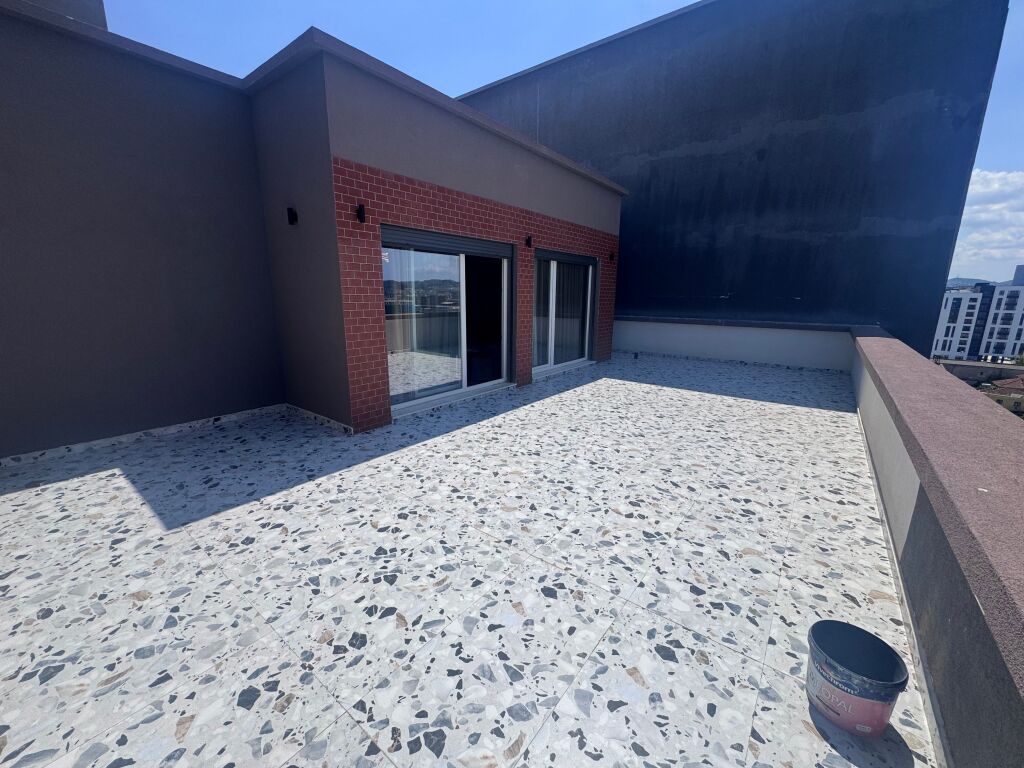 🏡 Apartment 2+1+ veranda+ parking space for rent at 5 Maji,