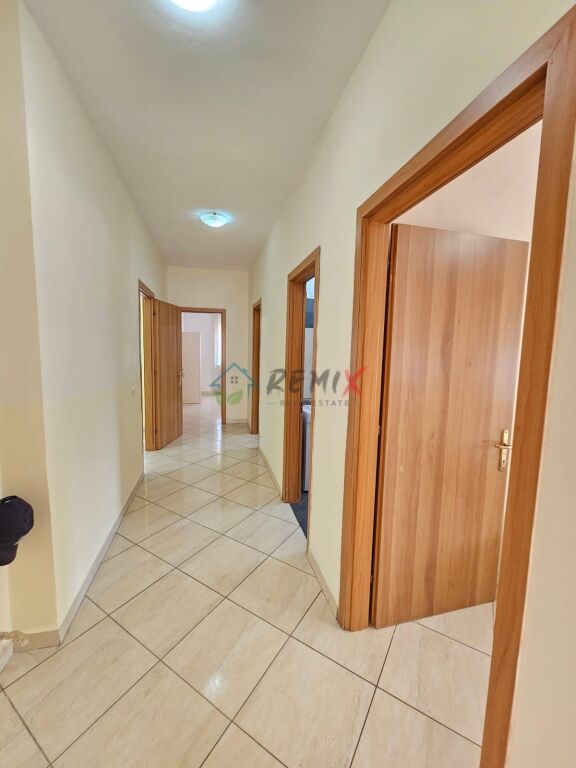 🏡 **AFFITTASI APPARTAMENTO 3+1+2 VICINO AL FLAGSHIP CENTER, DURRËS**