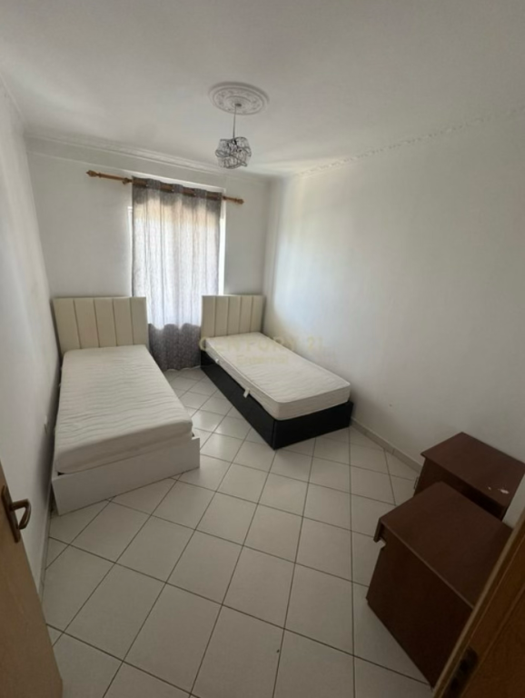 Jepet me Qera Apartament 2+1+2 në Astir