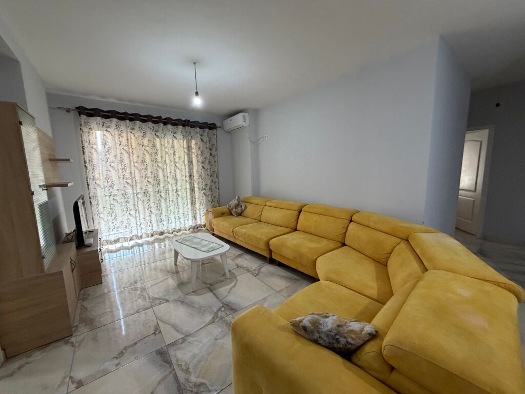 🏡 Jepet me qera Apartament 3+1  📍Astir, Rruga Teodor Keko  🏢 Kati 2 🛗 Me ashensor  📐Sipërfaqja: 140 m²  💰 Çmimi: 55.000 Lekë/Muaj  📩 Për më shumë informacion ose për një vizitë në pronë kontaktoni