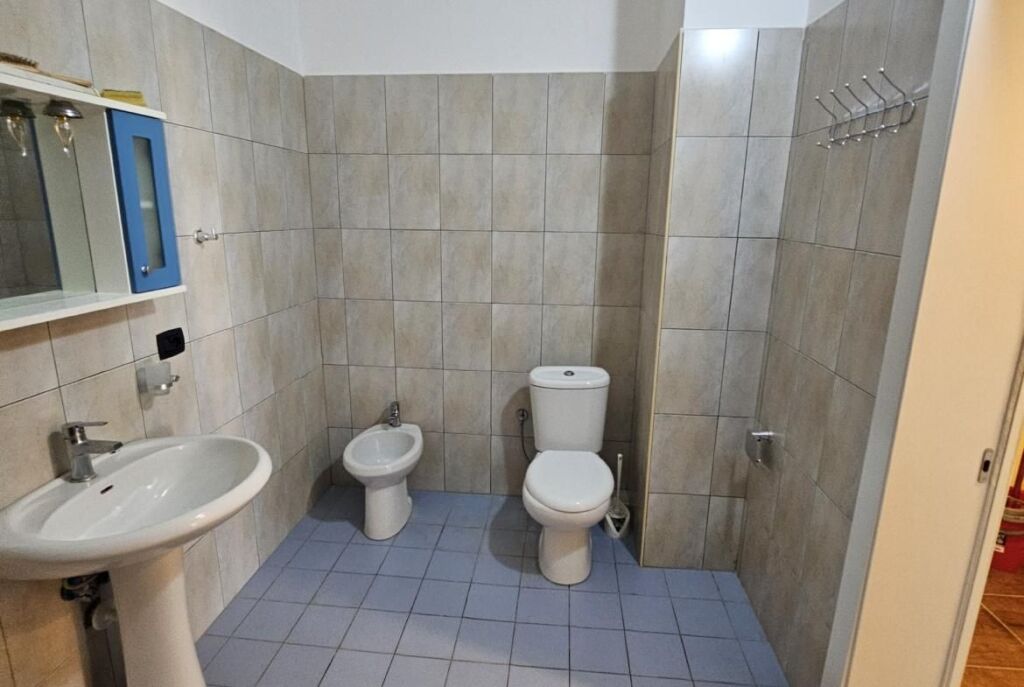 Tek Kamelia, Golem, Shitet Apartament 1+1 Me Mundësi Ndarjeje në 2+1!